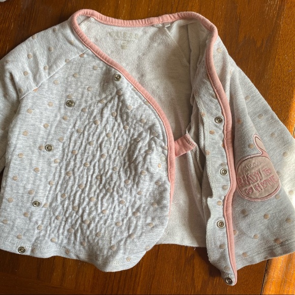 GUESS - Wrap Bunny Sweater - Size 12 Months - Picture 4 of 4